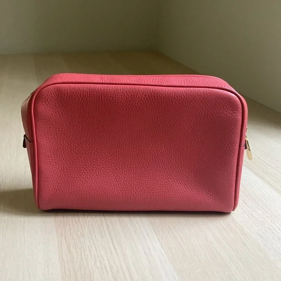 EUC Michael Kors Jet Set Charm Large Zip Travel Pouch, light berry sorbet